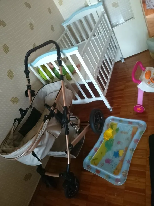 Продаю коляска использовали меньше недели и то только дома для новорож 2 Продаю коляска использовали меньше недели и то только дома для новорож 2