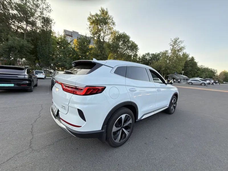 BYD Song Plus 2 pozitsiya (gibrid) 5 BYD Song Plus 2 pozitsiya (gibrid) 5
