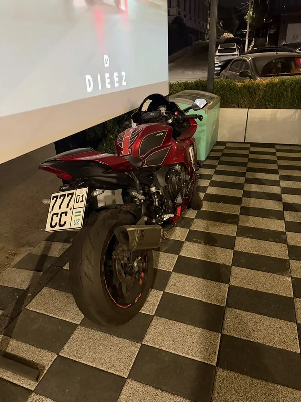 Yamaha R1 2022 motosikli sotiladi 2