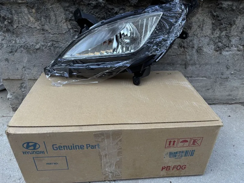 Hyundai i20 2012–2014 chap tuman chirog’i (Original) + ramka 2 Hyundai i20 2012–2014 chap tuman chirog’i (Original) + ramka 2