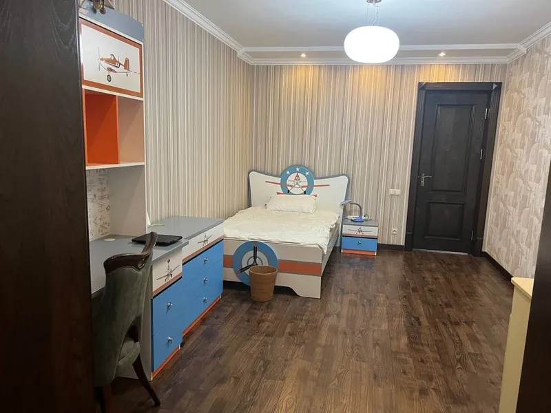 Mirobod tumanida 220 m²lik 6 xonali kvartira sotiladi 5