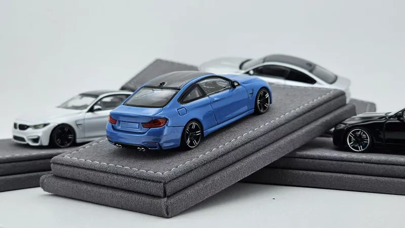 1:64 BMW M4 F82 коллекционная машинка 4 1:64 BMW M4 F82 коллекционная машинка 4