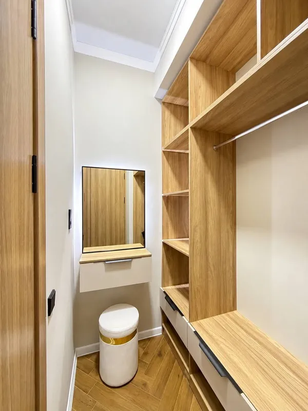 продам чиланзар 10 новостройка.  трёх комнатная 7