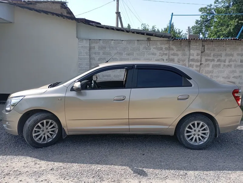 Срочно продается Chevrolet Cobalt 4 позиция в хорошем состоянии.