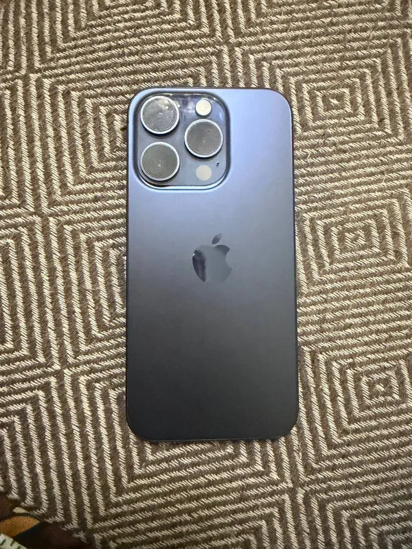 Iphone 15 pro Rangi Blue Titanium 128gb Holat yaxw 2