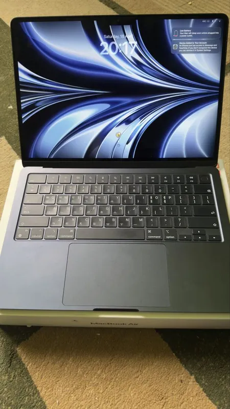 Macbook air m2.