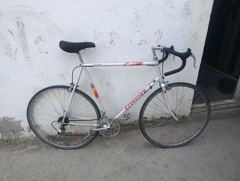 Fransuski PEUGEOT shosseyni gonchik sotiladi