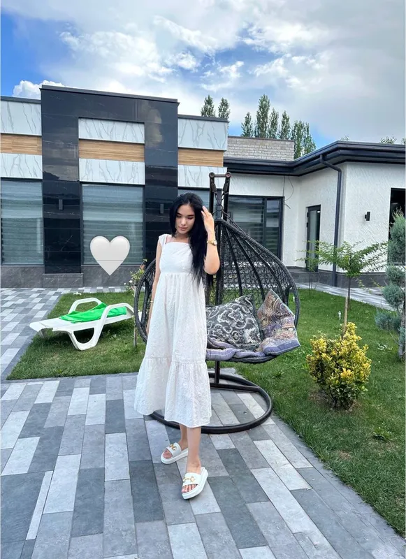 Койне сотилади 1 марта кийилган Койне сотилади 1 марта кийилган
