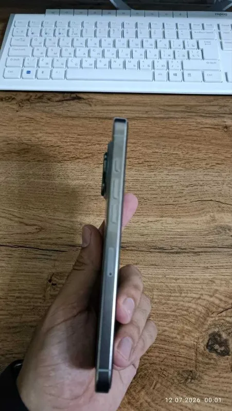 iPhone 16 Pro Max 256gb 97% sikl 222 Karobka bor 3