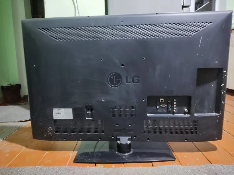Телевизоры Artel, LG — фото 1