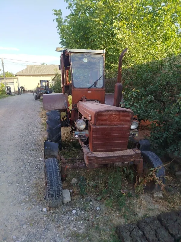 Traktor sotiladi 2