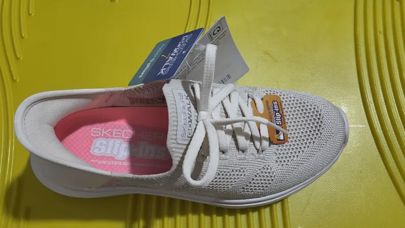 Оренинальныг skechers 35 размер 1 Оренинальныг skechers 35 размер 1