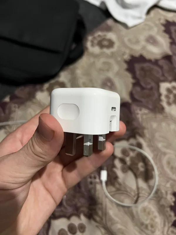 iPhone uchun orginal zaryadchik B/U 1