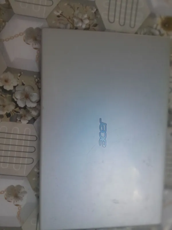 Исм:Acer 1