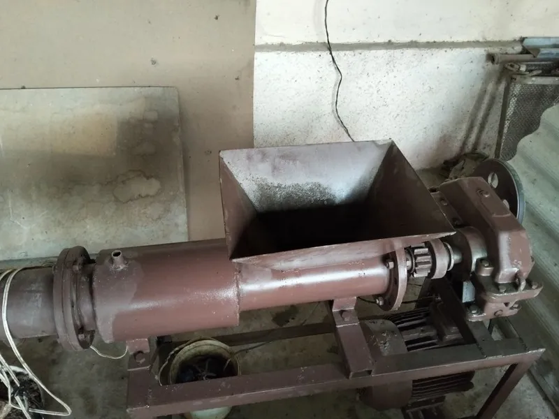 Sovun chiqaradigan aparat sotiladi holati yaxshi. Narxi kelishiladi 2