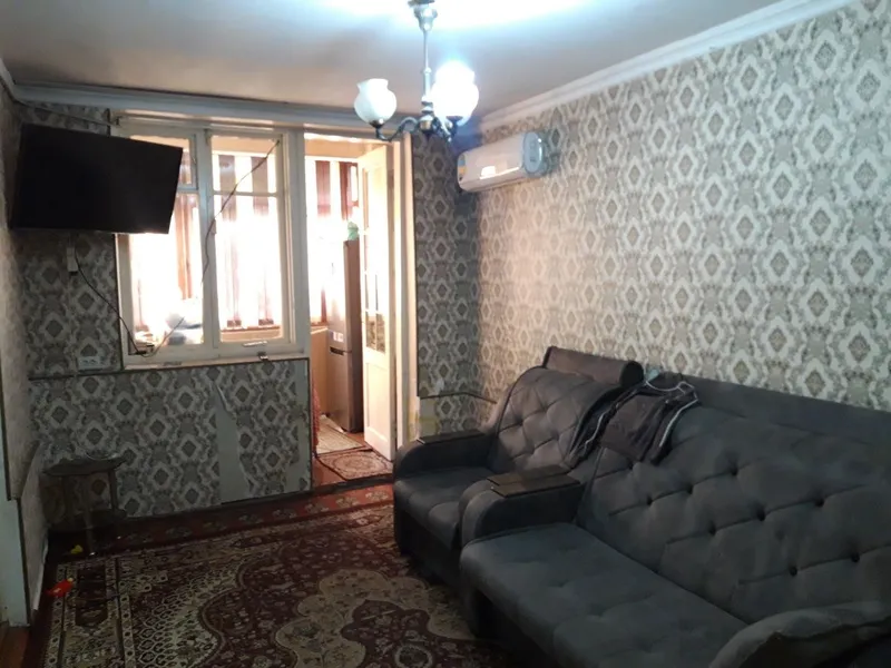 2 хоналик квартира Кукон уинверситетини олдида