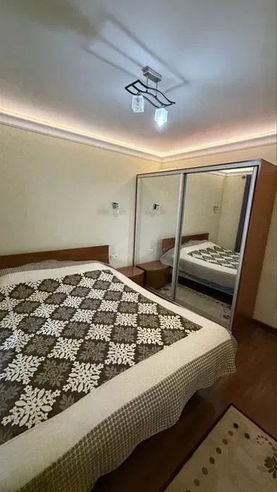 3 xonali kvartira, 72 m², 1/4 qavat (ikkilamchi) 5 3 xonali kvartira, 72 m², 1/4 qavat (ikkilamchi) 5
