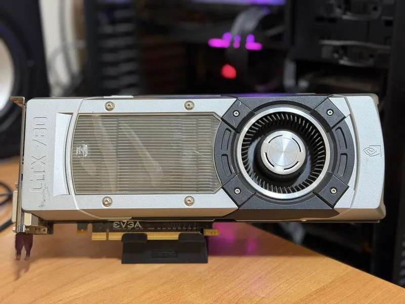 GTX 780 GDDR5 384bit 3gb