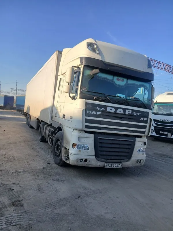 DAF 460, 2012 y, Schmitz SLX300, 2010 y 1 DAF 460, 2012 y, Schmitz SLX300, 2010 y 1