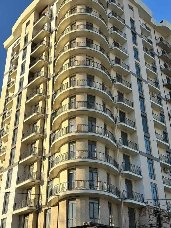 Помещение на м.Буюк Ипак Йули ЖК Caravan Avenue 1-этаж 60 м² коробка — фото 1