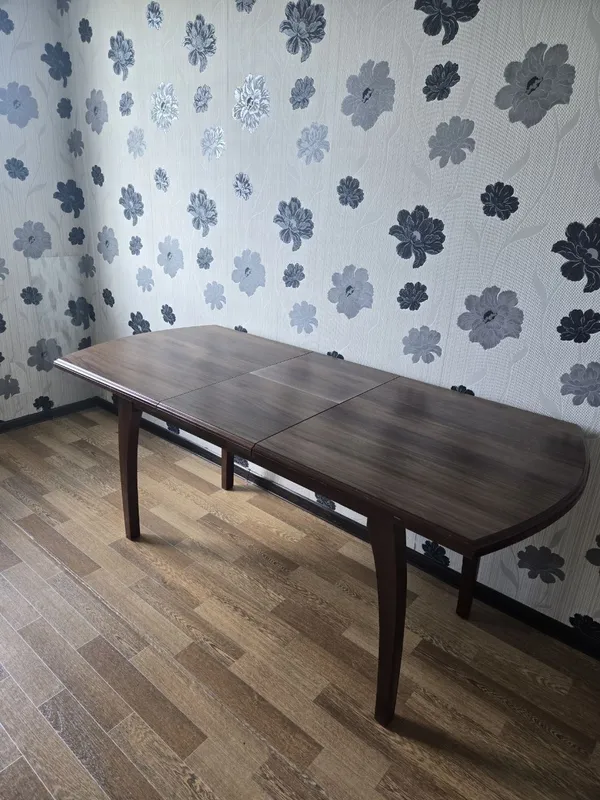 Продам кухонный стол 3
