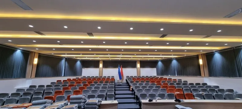 Кресло для активного зала и театральный оптом цена