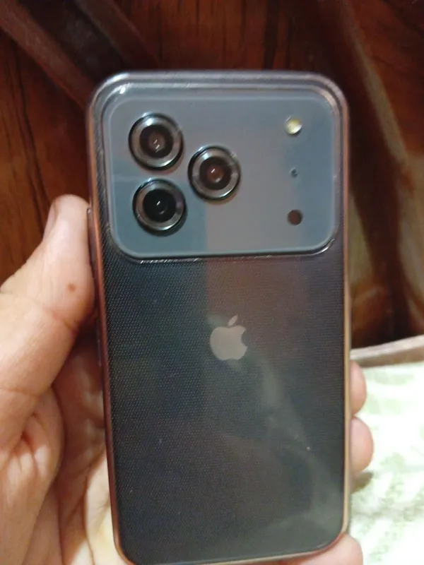 telefon juda yaxshi ishlaydi qotmaydiiphone17mini