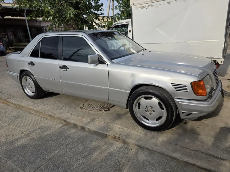 Mercedes Benz w124
