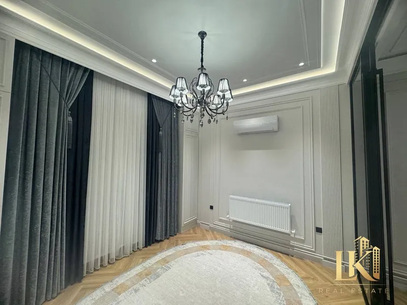 Продаётся 2-комнатная квартира в ЖК Zarafshan Golden Group 4