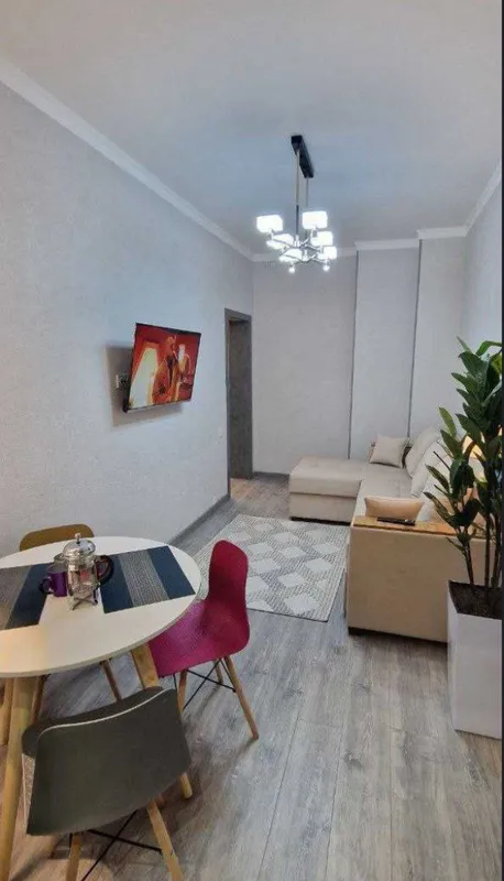 2 xonali kvartira, 45 m2, Yakkasaroy 5