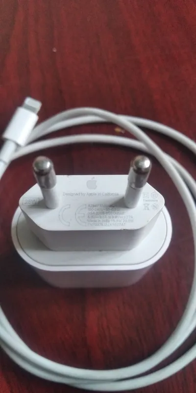Зарядное устройство Apple 3 Зарядное устройство Apple 3