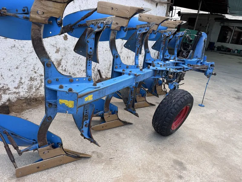 Lemken traktor arion jonder new holland mtz 6 Lemken traktor arion jonder new holland mtz 6