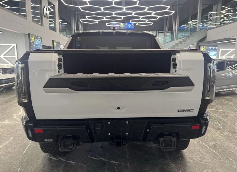 GMC Hummer EV Edition 1 2026 8 GMC Hummer EV Edition 1 2026 8