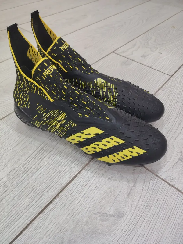Бутсы adidas predator freak