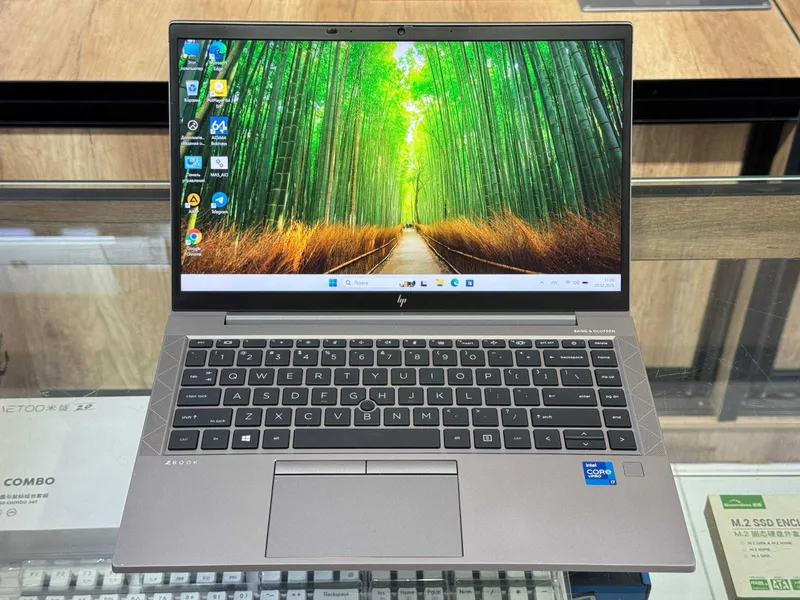 HP ZBook Firefly 14 G8 Core i7-1185G7 ram 8 ssd 256 1 HP ZBook Firefly 14 G8 Core i7-1185G7 ram 8 ssd 256 1