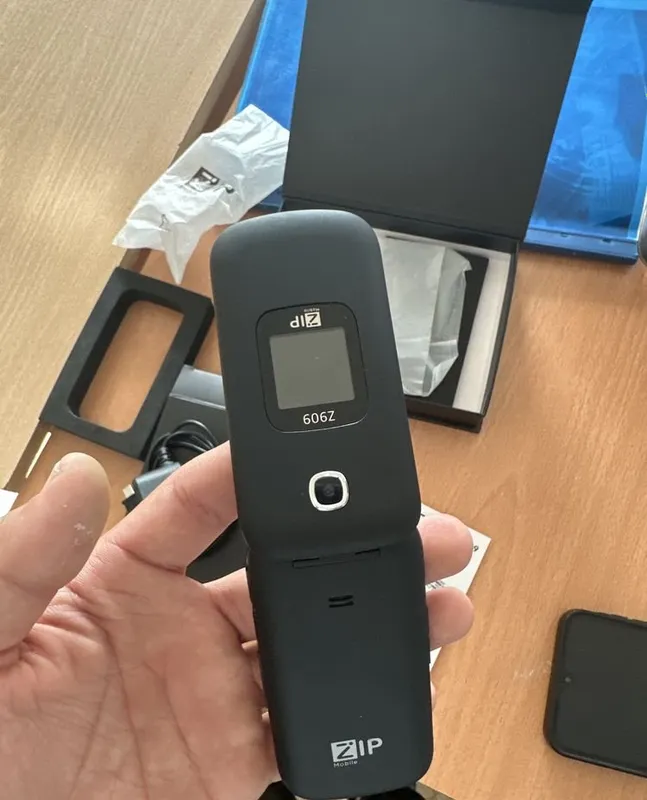 Nokia Z909, новая, коробка вскрыта 4 Nokia Z909, новая, коробка вскрыта 4