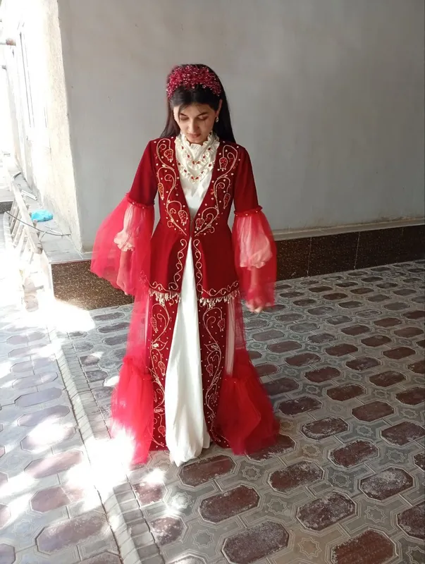 ansambl sotiladi narxi keliwiladi