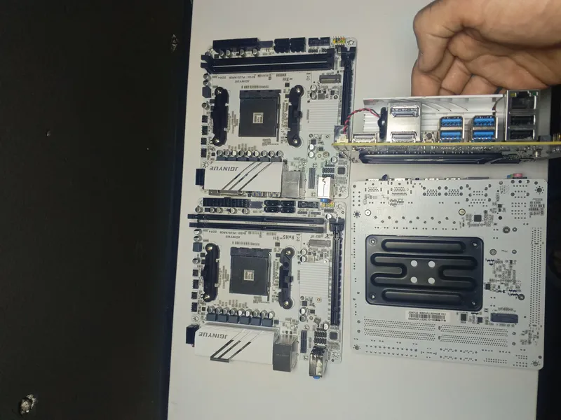 Lot: oq mini‑ITX Jginyue anakartalari (B450i/B350i) 1