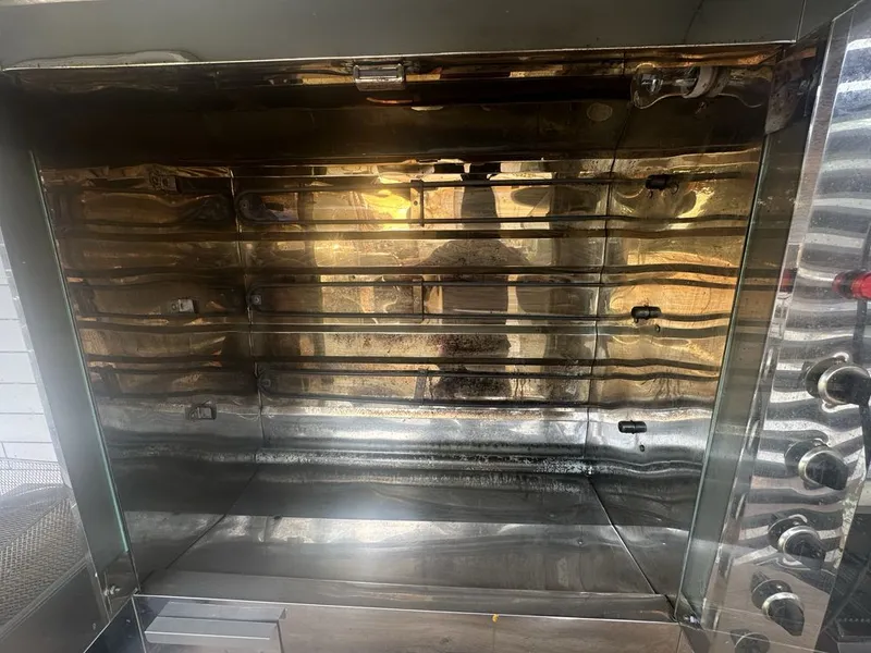 Grill aparat gaz va svetga ishlaydi 9 ta tovuq ketadi