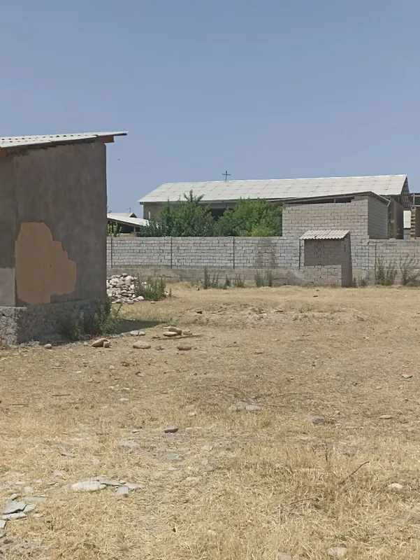 yuqori Chirchiq 6 sotik yer sotiladi
