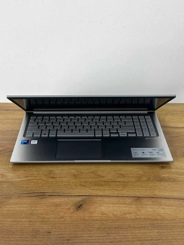 Asus Vivobook Core 5 ultra 8 Asus Vivobook Core 5 ultra 8