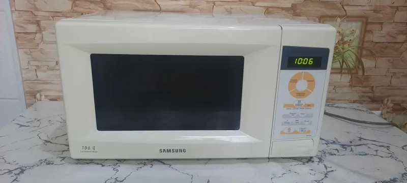Продаётся микровольновка Samsung.