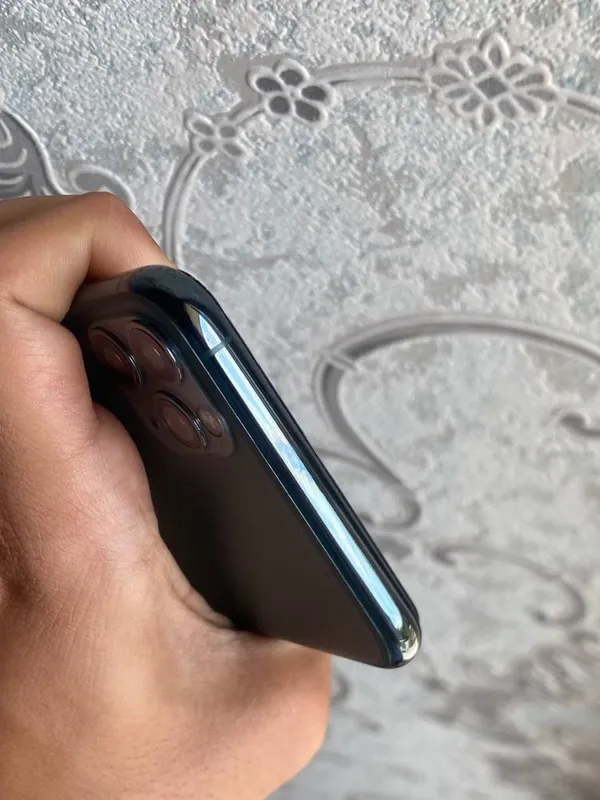 Iphone 11 pro max sotiladi srochna — фото 4