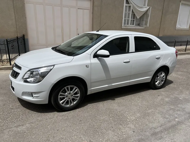 Chevrolet Cobalt — фото 1