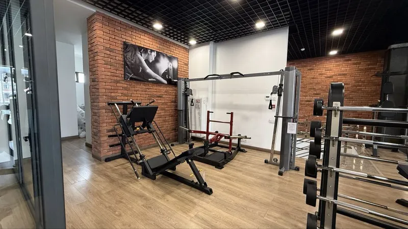 Аренда Метро Бадамзар первая линия 214м2 f88 2