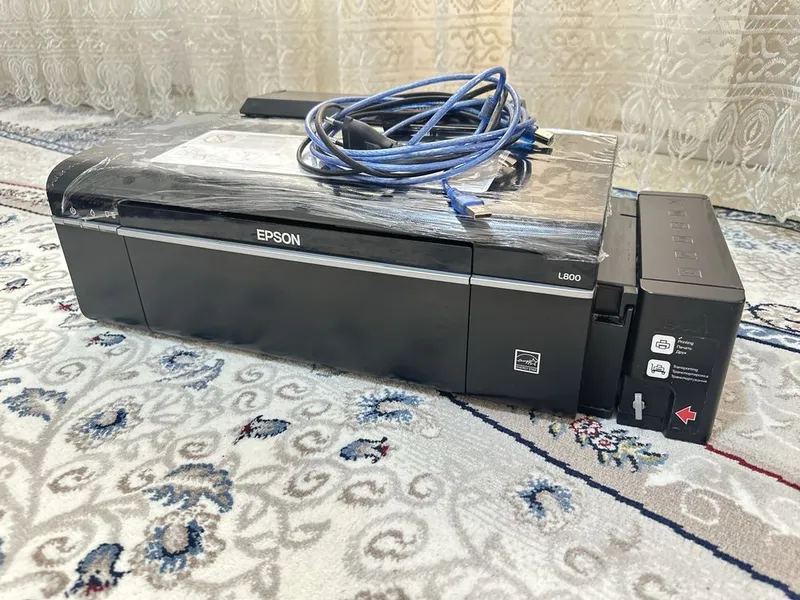 L 800 Epson принтер продается нормально состояние продаю 3