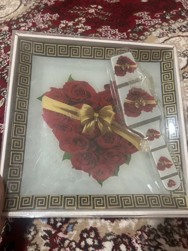 Tort qoyish uchun idish yangi