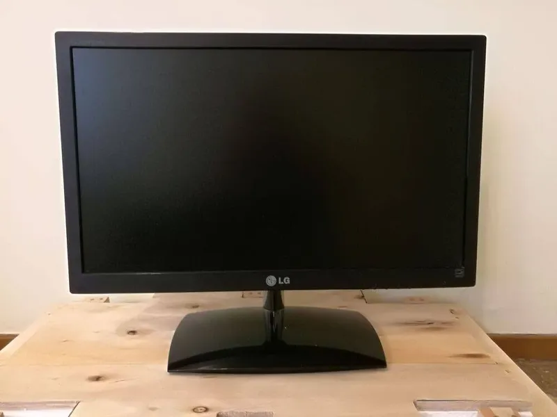 LG E2251S-BN 22 FHD LED monitor 2