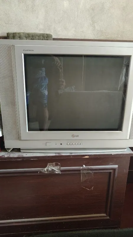3ta televizor va 1ta vitechka 3 3ta televizor va 1ta vitechka 3