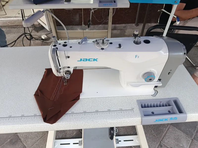 Jack f3 togri chok mashinkasi yaxshi holatda